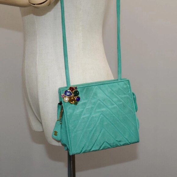 CHANEL V stitch Shoulder Bag Nylon Green Gold CC Auth - Picture 1 of 15